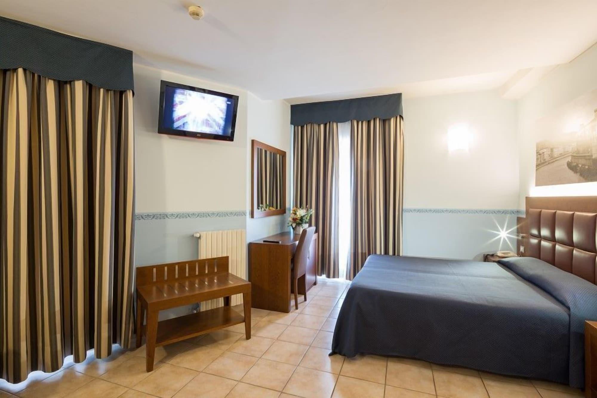 Hotel Terminus & Plaza Pisa Luaran gambar