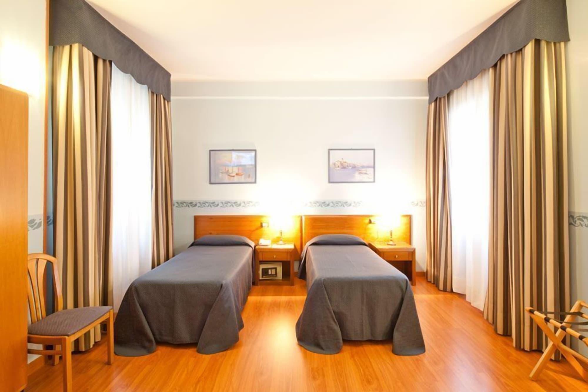 Hotel Terminus & Plaza Pisa Bilik gambar