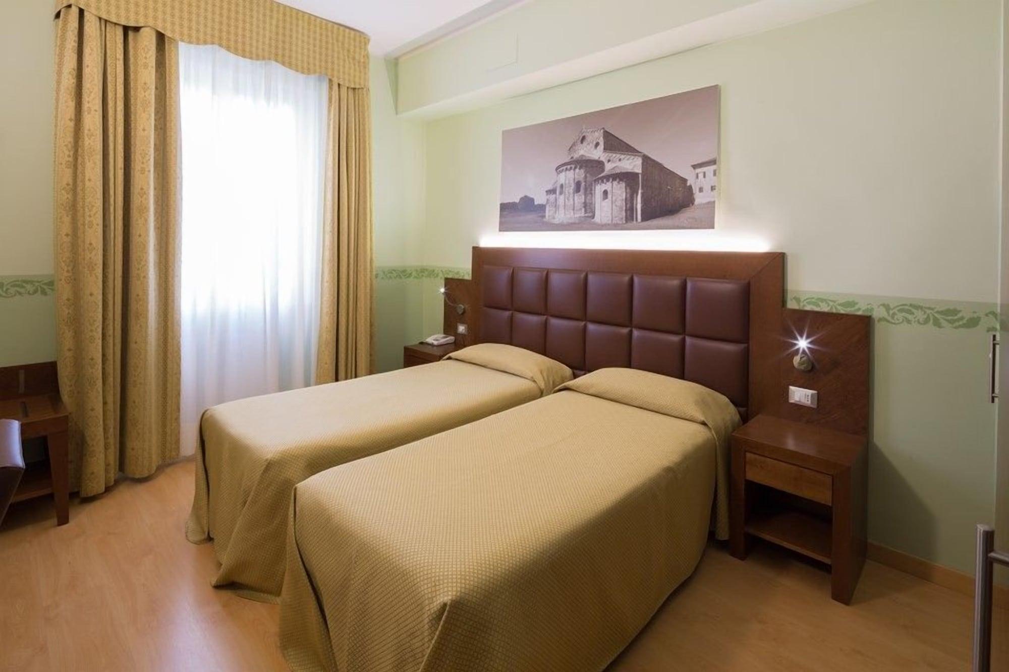 Hotel Terminus & Plaza Pisa Luaran gambar