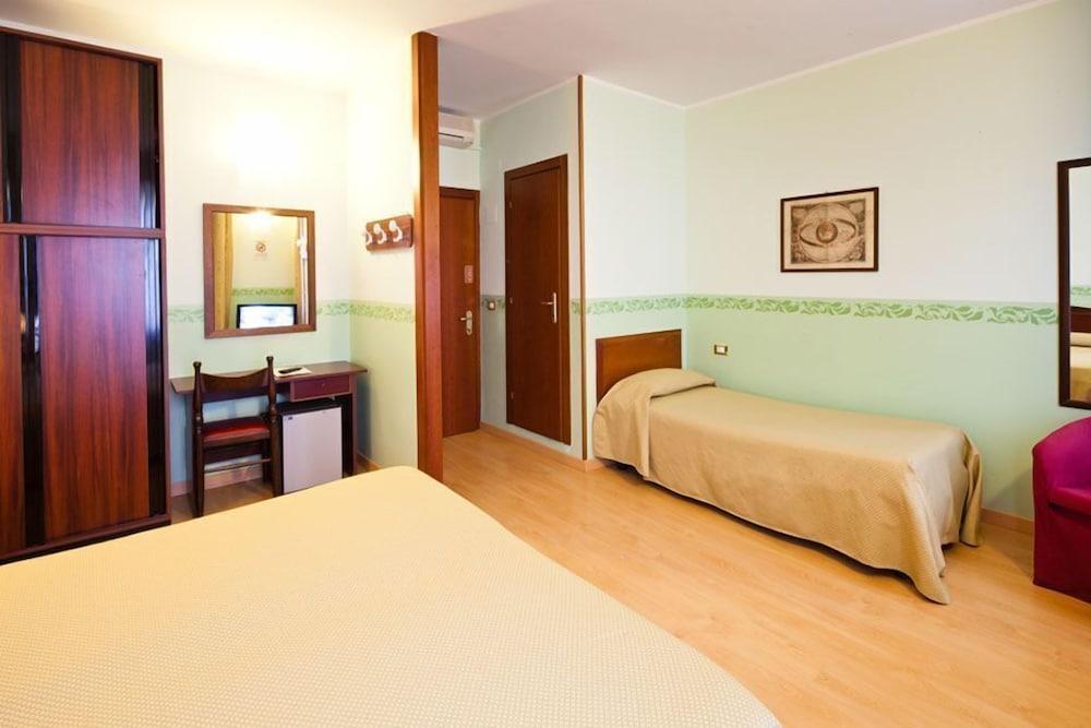 Hotel Terminus & Plaza Pisa Luaran gambar