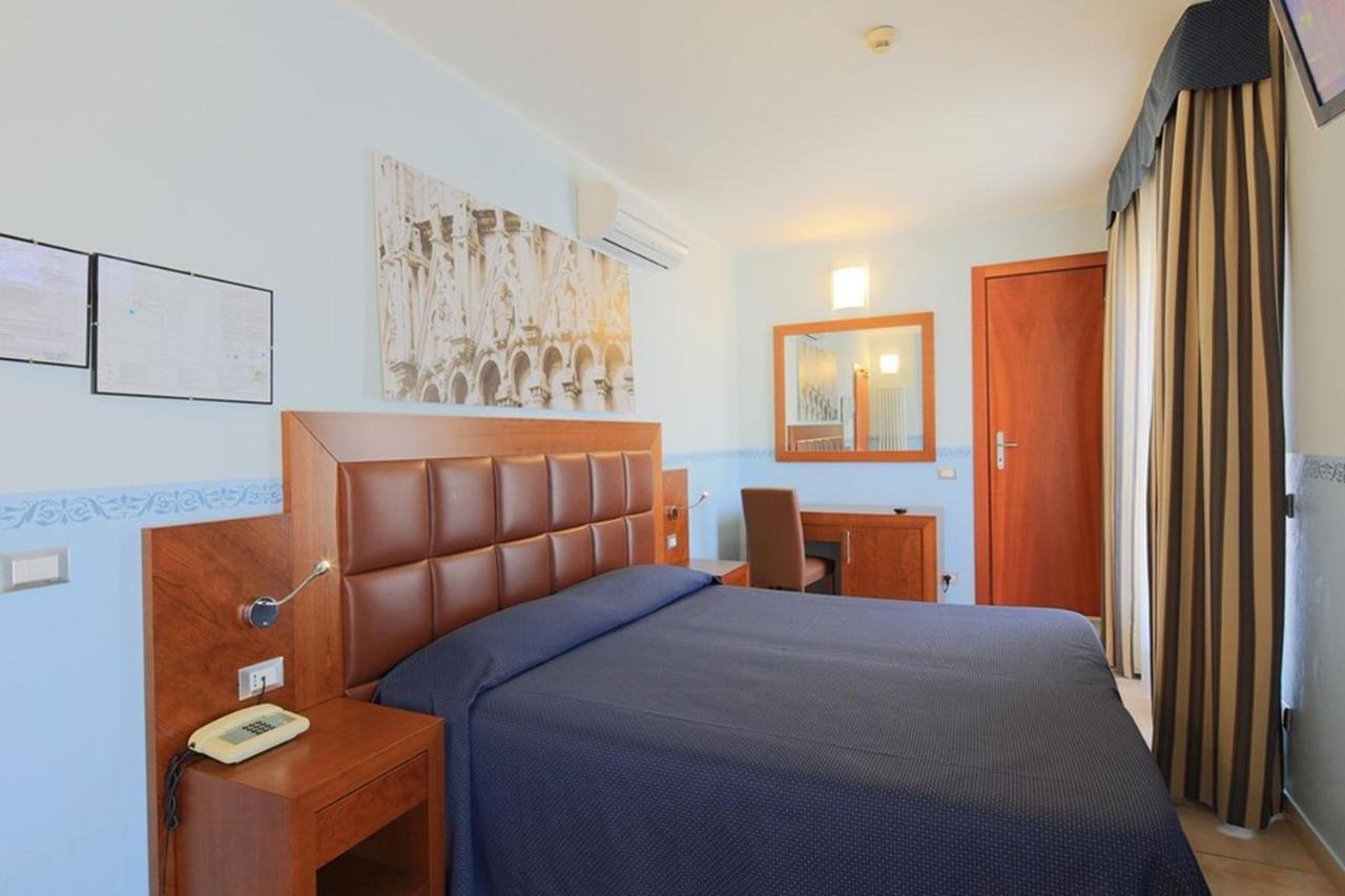 Hotel Terminus & Plaza Pisa Luaran gambar