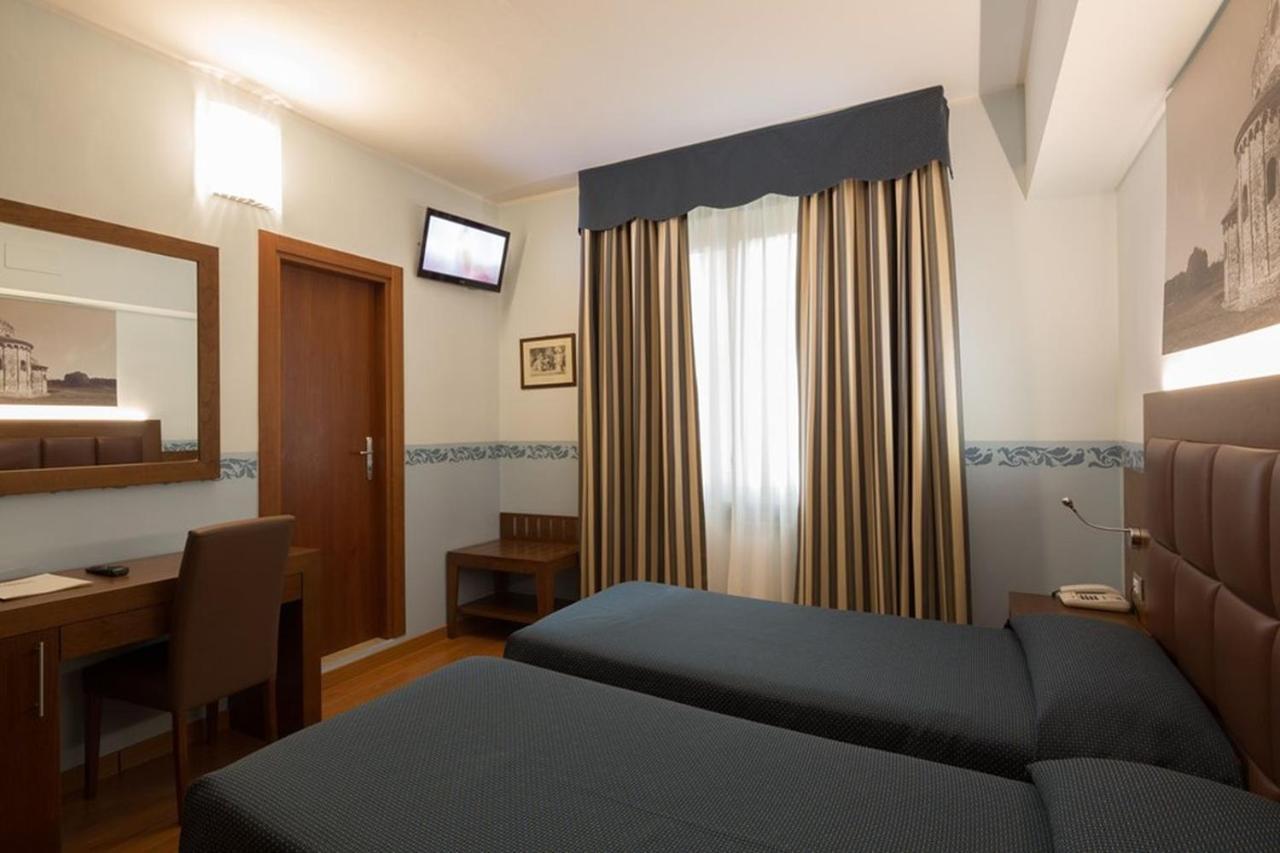 Hotel Terminus & Plaza Pisa Luaran gambar