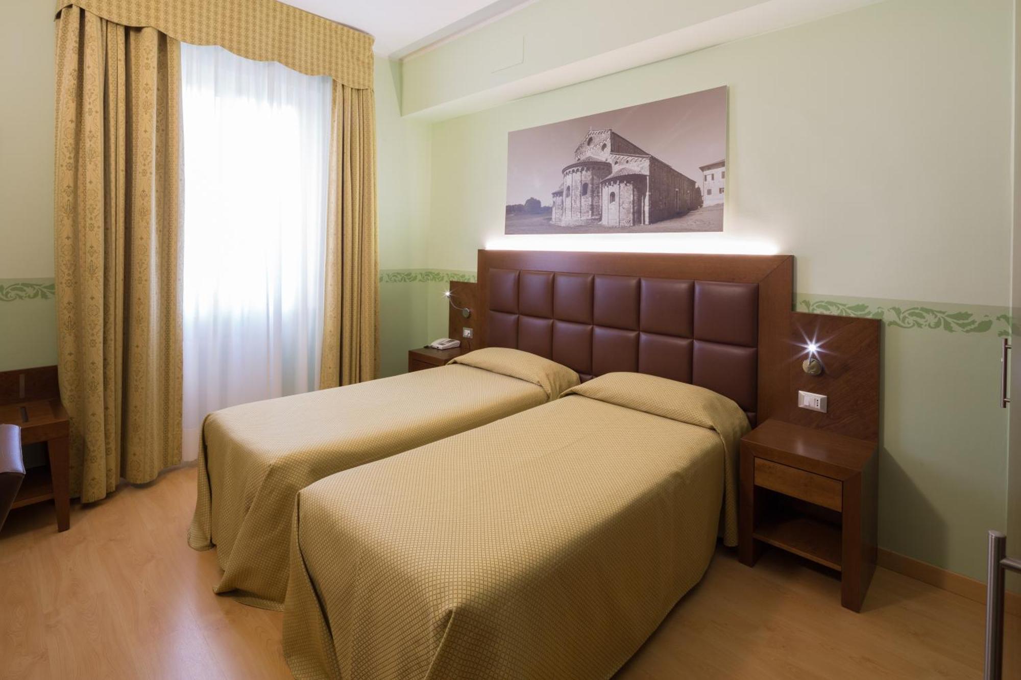 Hotel Terminus & Plaza Pisa Luaran gambar
